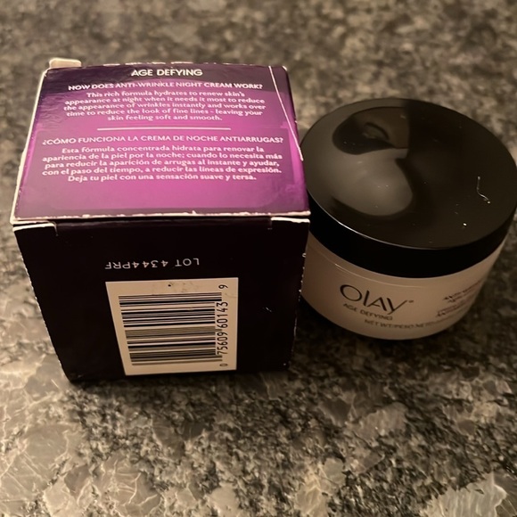 Olay Age Defying Anti Wrinkle Night Cream 2oz - New in Box - Picture 3 of 4